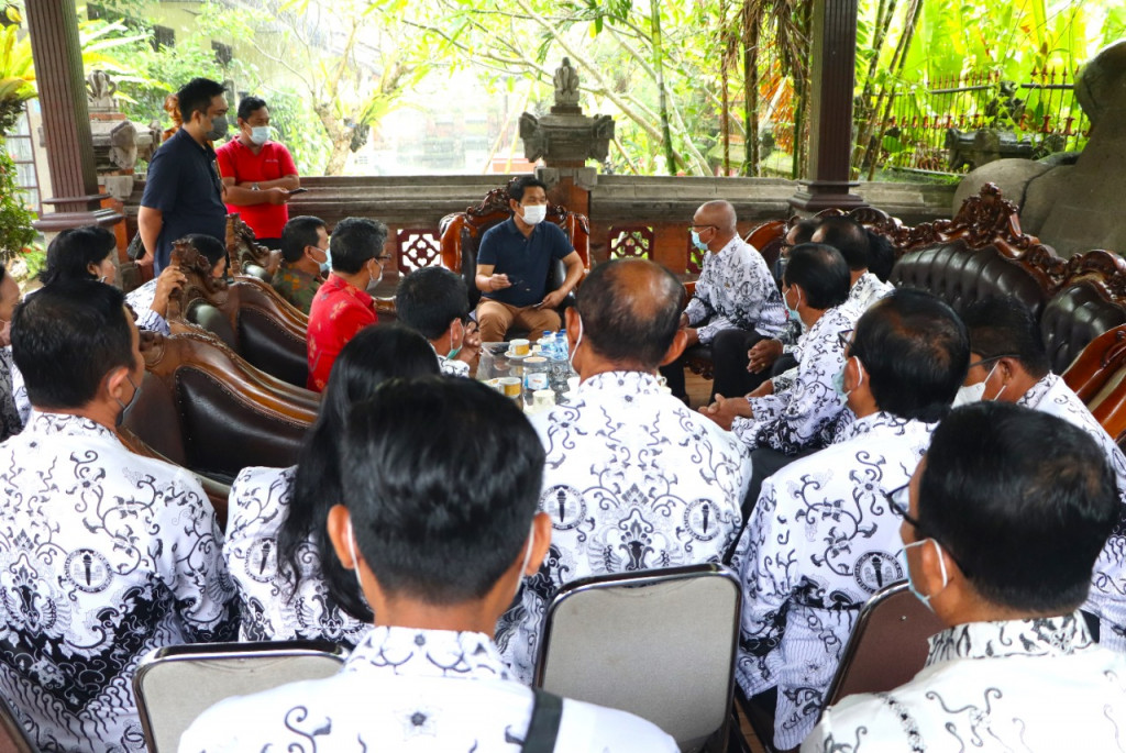 Sekda Badung Terima Audiensi Pengurus PGRI Kabupaten Badung